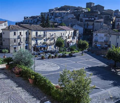 Autobus LA VALLE che passano da Altomonte (Cosenza).